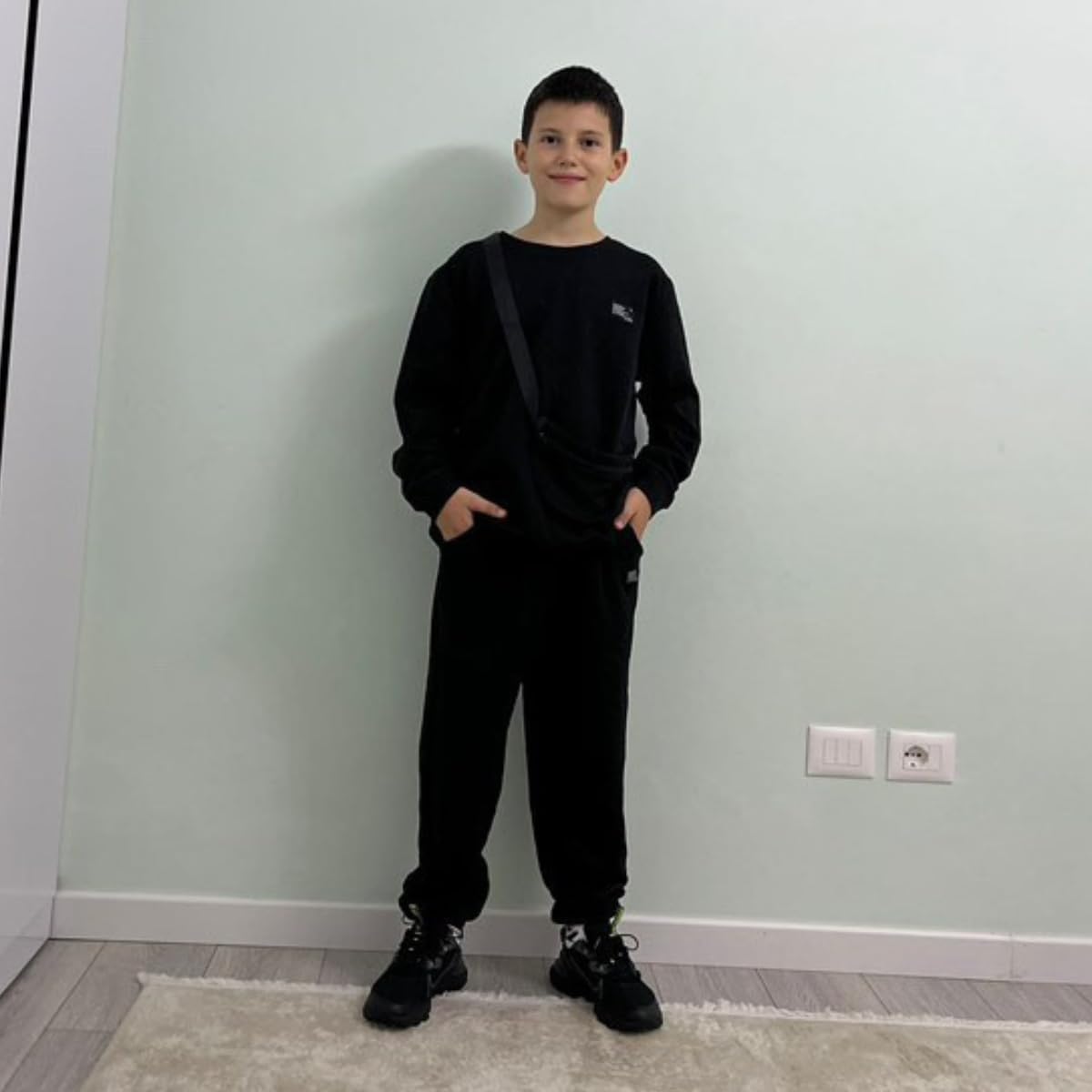 HIHA Boys Letter Print Sweatsuit Set with Bag